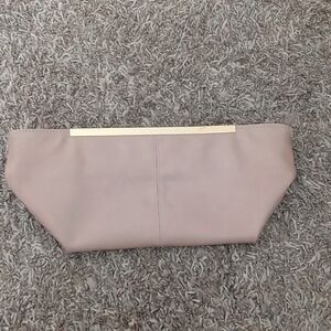 CHIC Elegant Express Pre-owned Tan Clutch Bag Excellent Condition